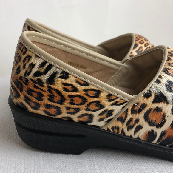 COCO JUMBO GIRLS CLOG Cheetah Leopard Size 1.5 NEW - Picture 8 of 8